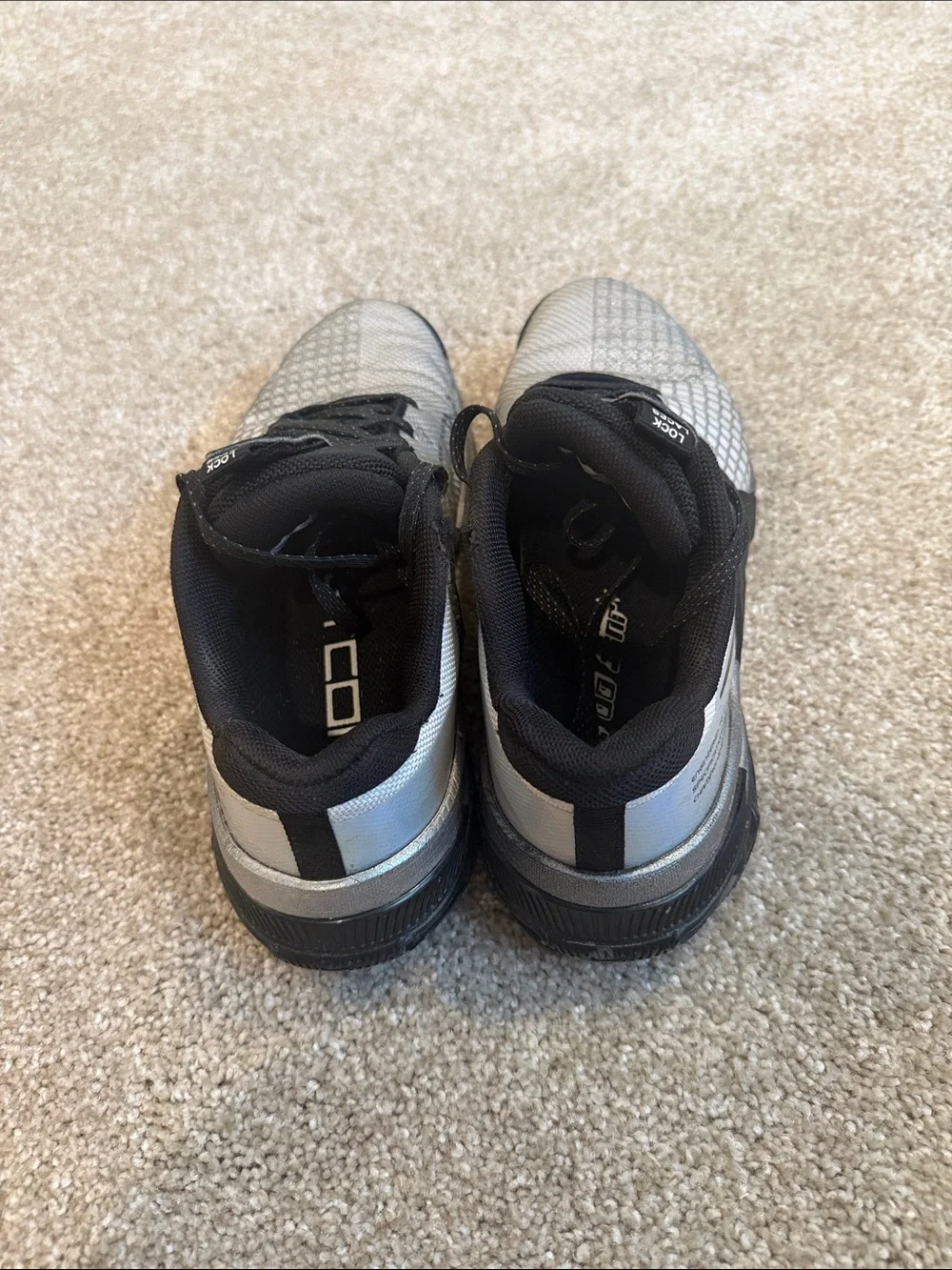 Nike women’s Black and Silver Metcon 8 Training Sneakers size 7